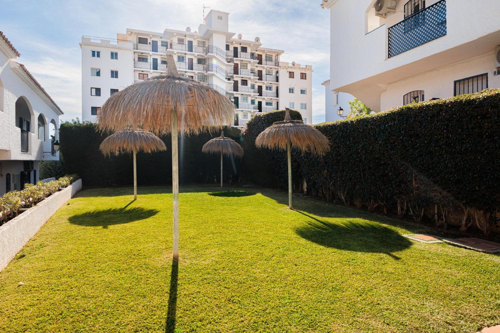 Cosy Apartment In Verano Azul Nerja Exterior foto